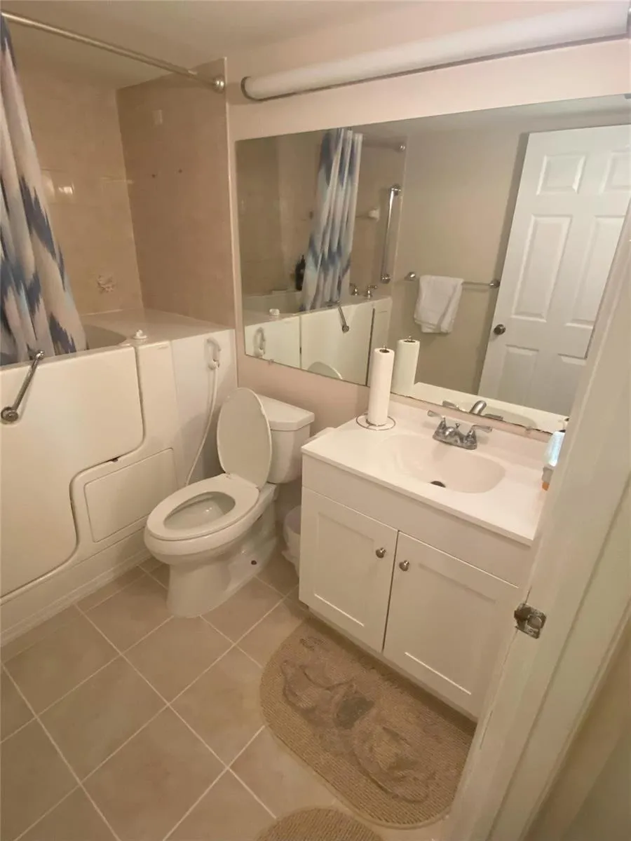 821 SKY PINE WAY #B2 