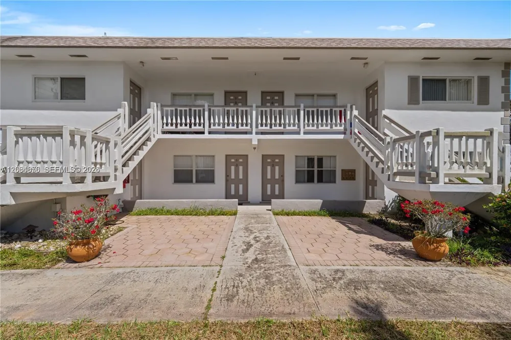 5207 SW 91st Ave #7 Cooper City, FL 33328