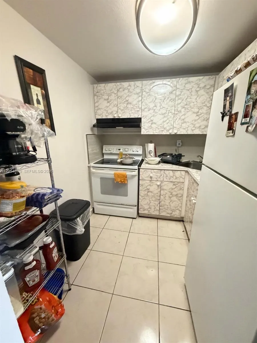 606 W 81st St #202 Hialeah, FL 33014