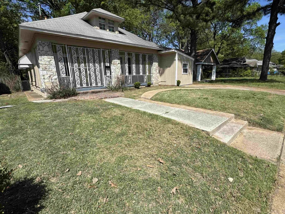 1570 E MCLEMORE AVE Memphis, TN 38106