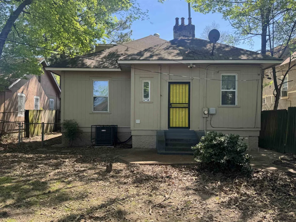 1570 E MCLEMORE AVE Memphis, TN 38106