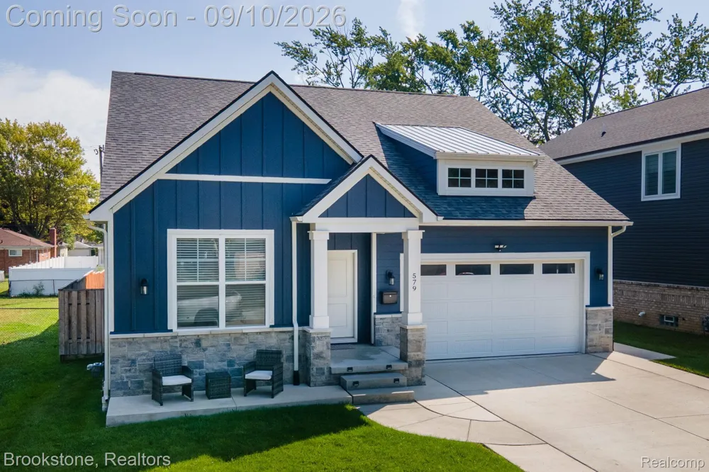 579 S Bywood Avenue Clawson City, MI 48017