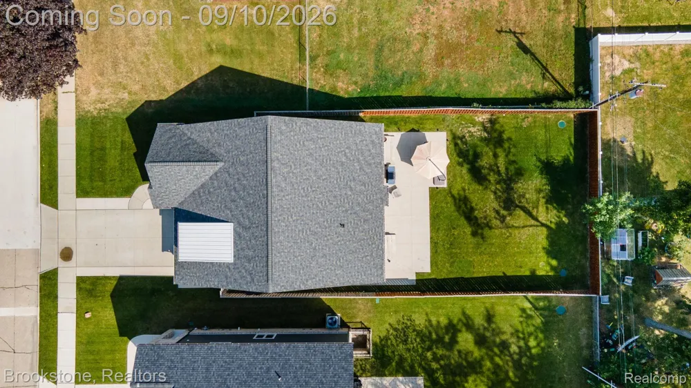 579 S Bywood Avenue Clawson City, MI 48017