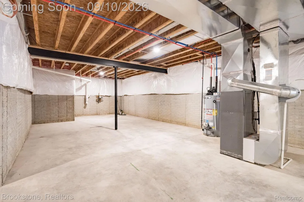 579 S Bywood Avenue Clawson City, MI 48017