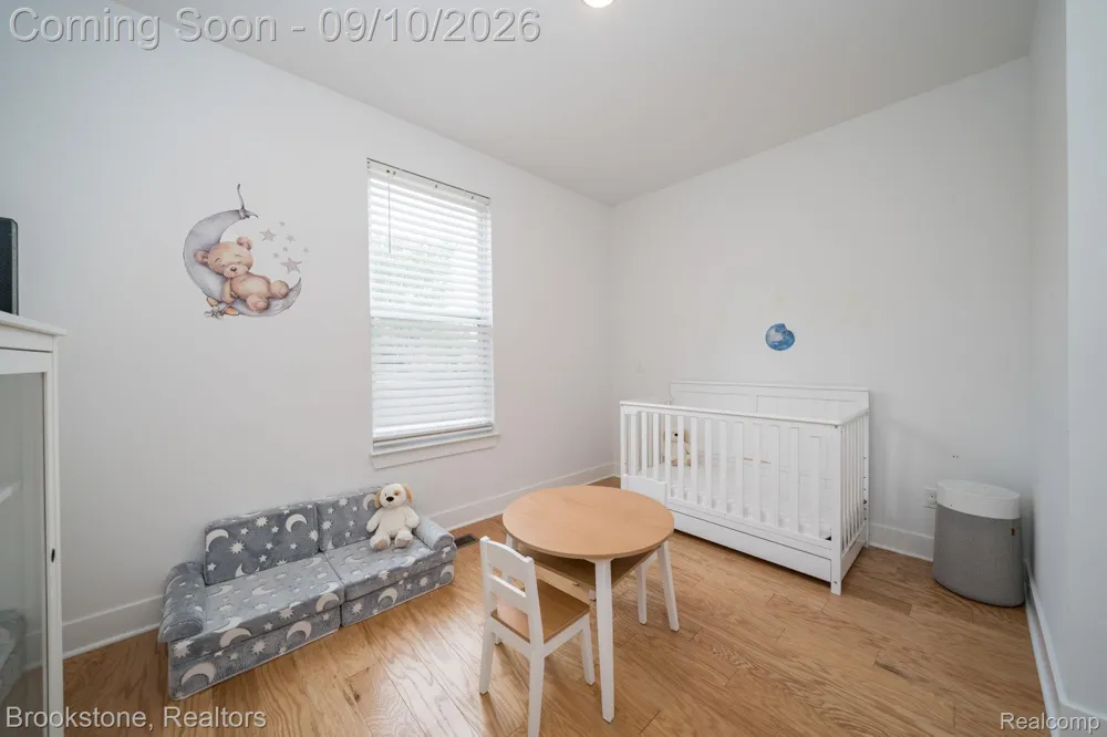 579 S Bywood Avenue Clawson City, MI 48017