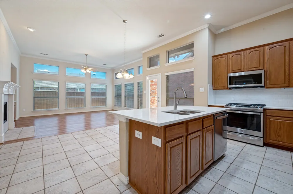4582 ROCK CREEK LANE Frisco, TX 75034