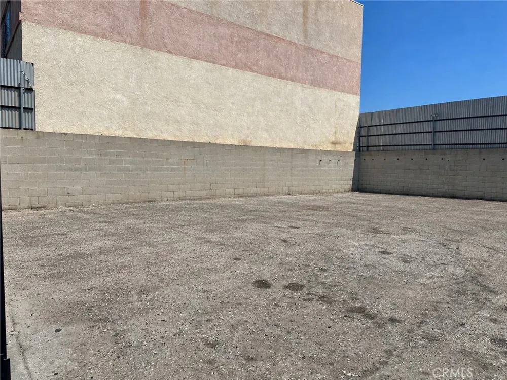 15538 Rosales Paramount, CA 90723