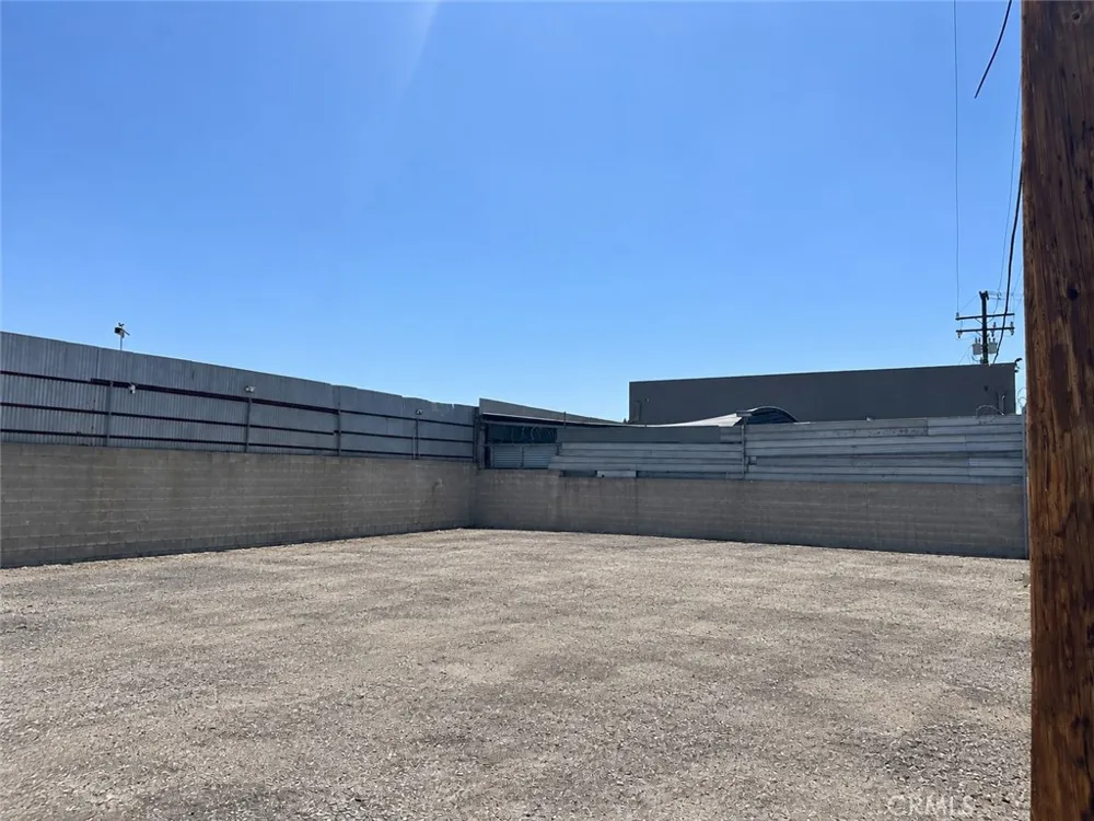 15538 Rosales Paramount, CA 90723