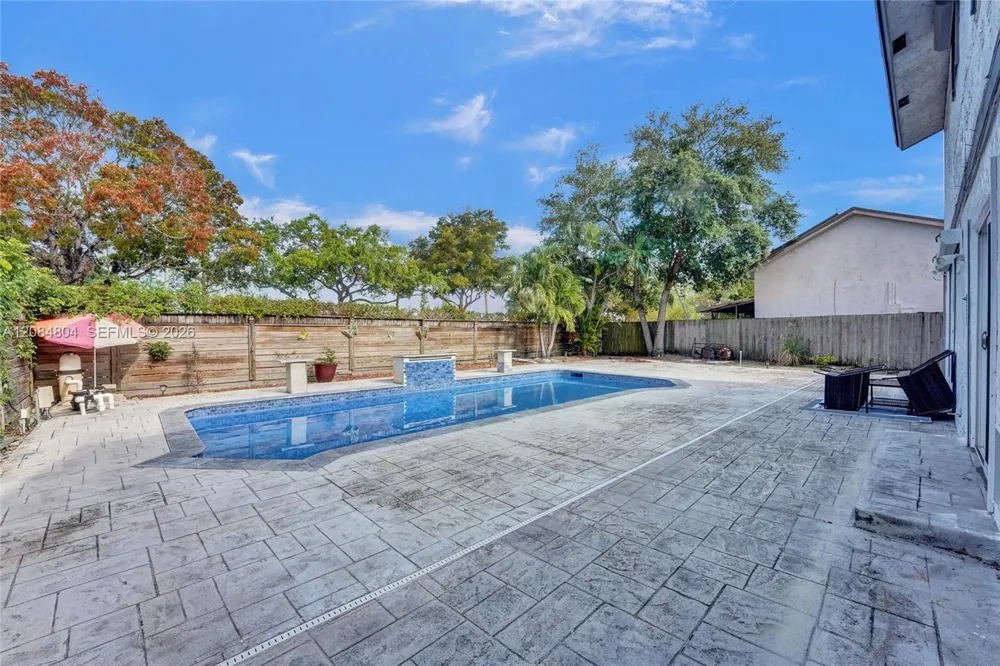 3753 NW 73rd Way Coral Springs, FL 33065