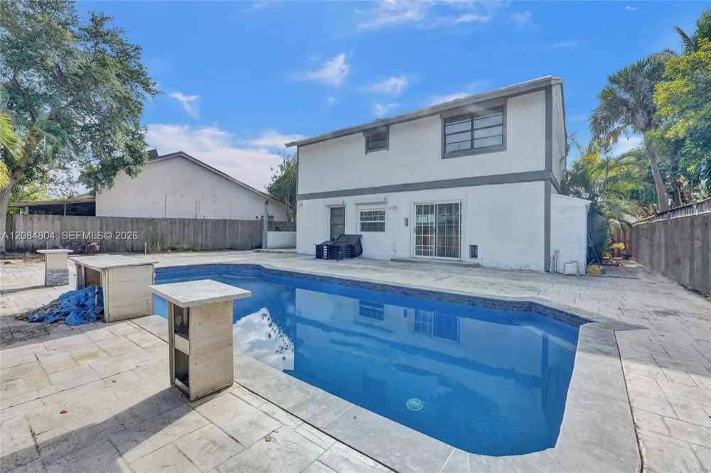 3753 NW 73rd Way Coral Springs, FL 33065