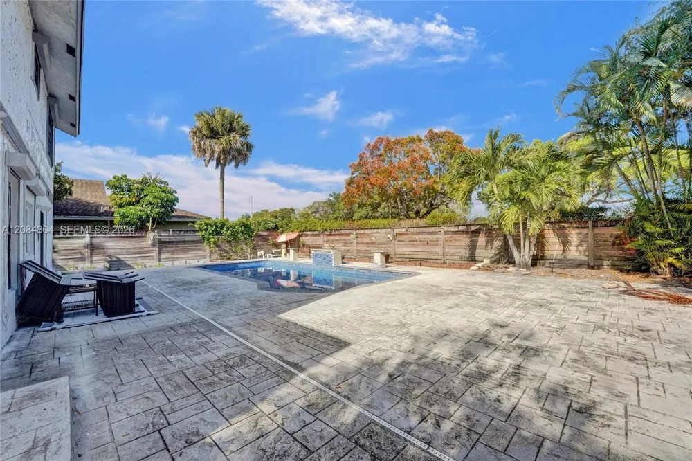 3753 NW 73rd Way Coral Springs, FL 33065
