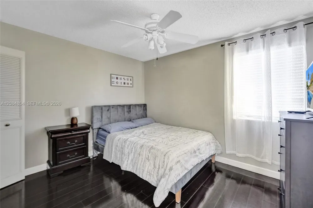 3753 NW 73rd Way Coral Springs, FL 33065
