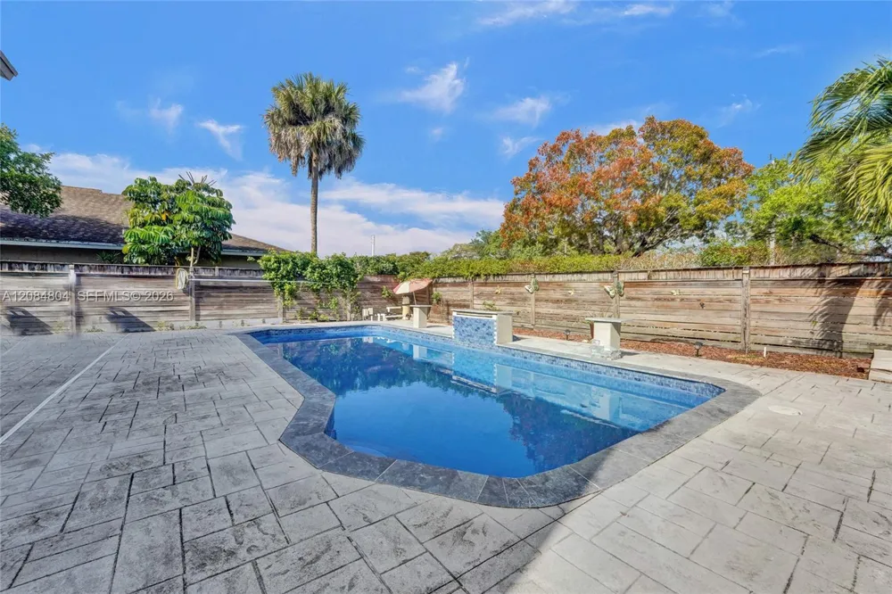 3753 NW 73rd Way Coral Springs, FL 33065