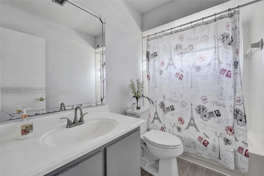 3753 NW 73rd Way Coral Springs, FL 33065