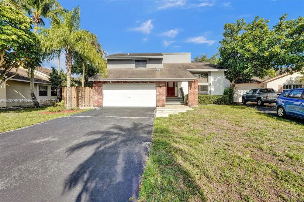 3753 NW 73rd Way Coral Springs, FL 33065