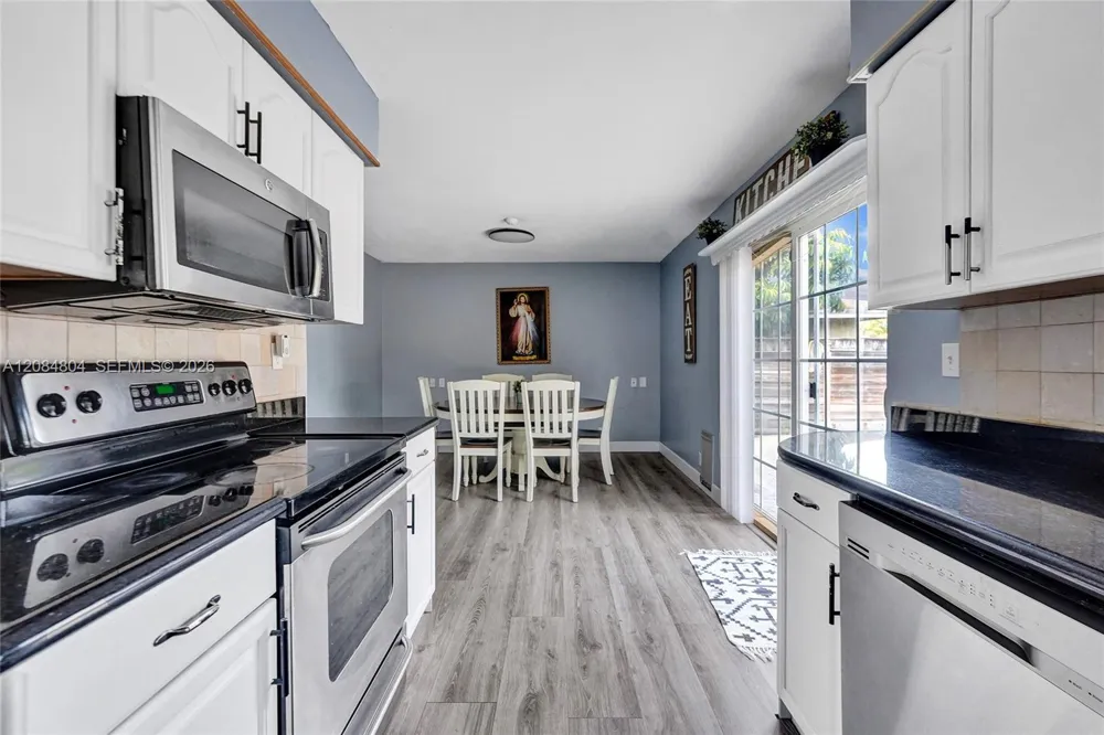 3753 NW 73rd Way Coral Springs, FL 33065