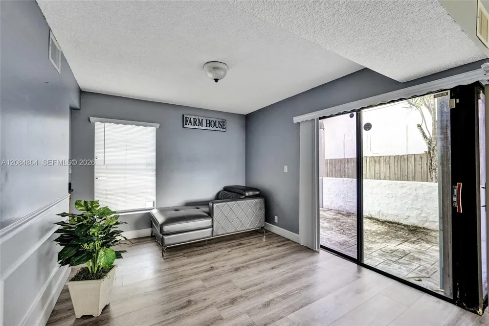 3753 NW 73rd Way Coral Springs, FL 33065