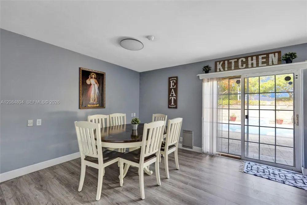 3753 NW 73rd Way Coral Springs, FL 33065