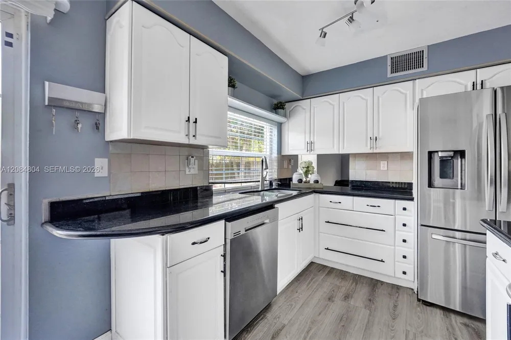 3753 NW 73rd Way Coral Springs, FL 33065