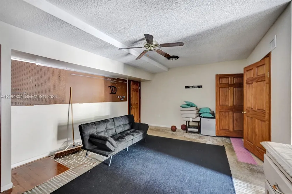 3753 NW 73rd Way Coral Springs, FL 33065