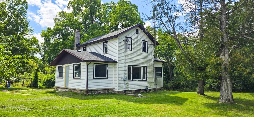 3871 W Bacon Road Hillsdale, MI 49242