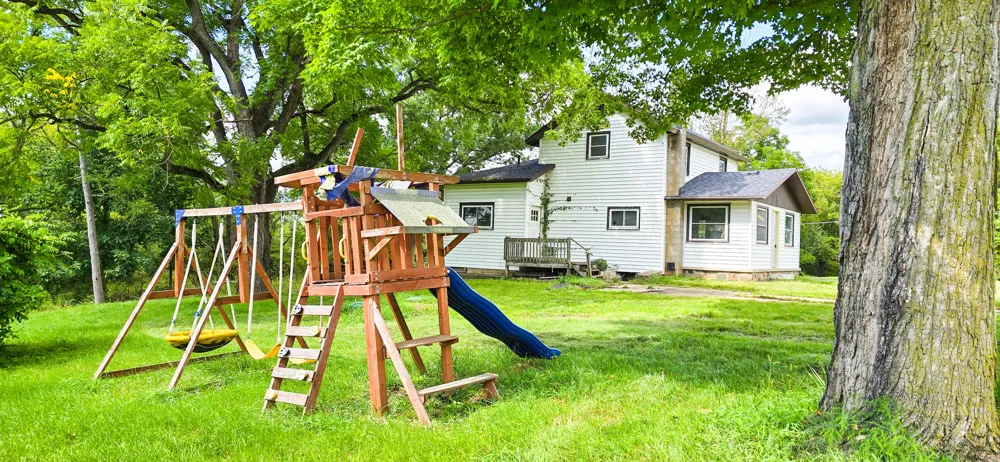 3871 W Bacon Road Hillsdale, MI 49242