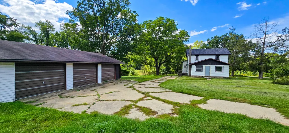 3871 W Bacon Road Hillsdale, MI 49242