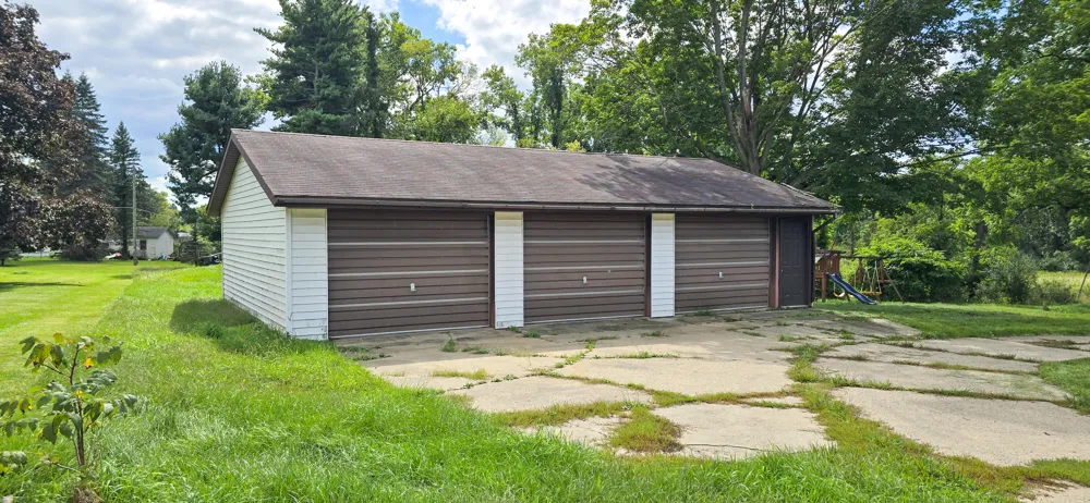 3871 W Bacon Road Hillsdale, MI 49242