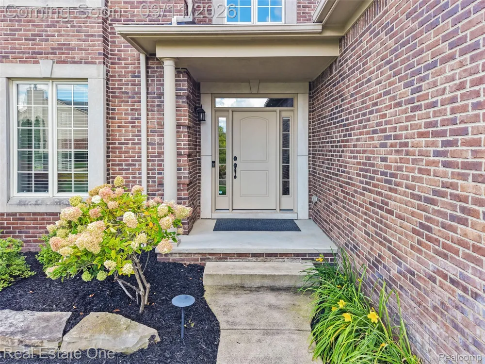 26690 Kentucky Court Lyon Charter Township, MI 48178