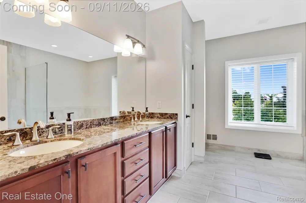 26690 Kentucky Court Lyon Charter Township, MI 48178