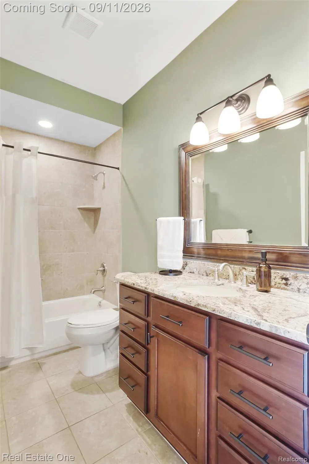 26690 Kentucky Court Lyon Charter Township, MI 48178