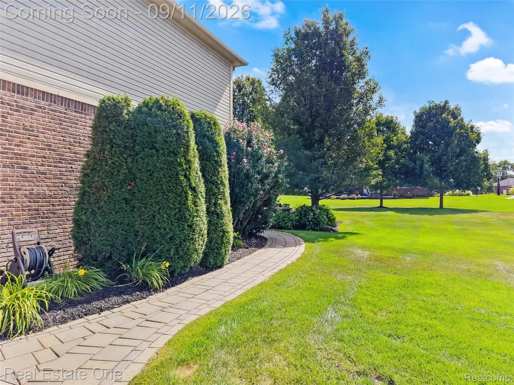 26690 Kentucky Court Lyon Charter Township, MI 48178