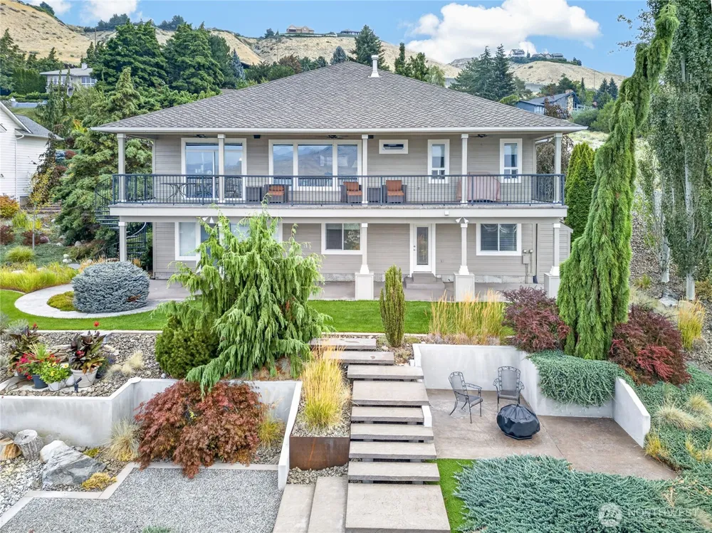 2390 Catalina Drive East Wenatchee, WA 98802