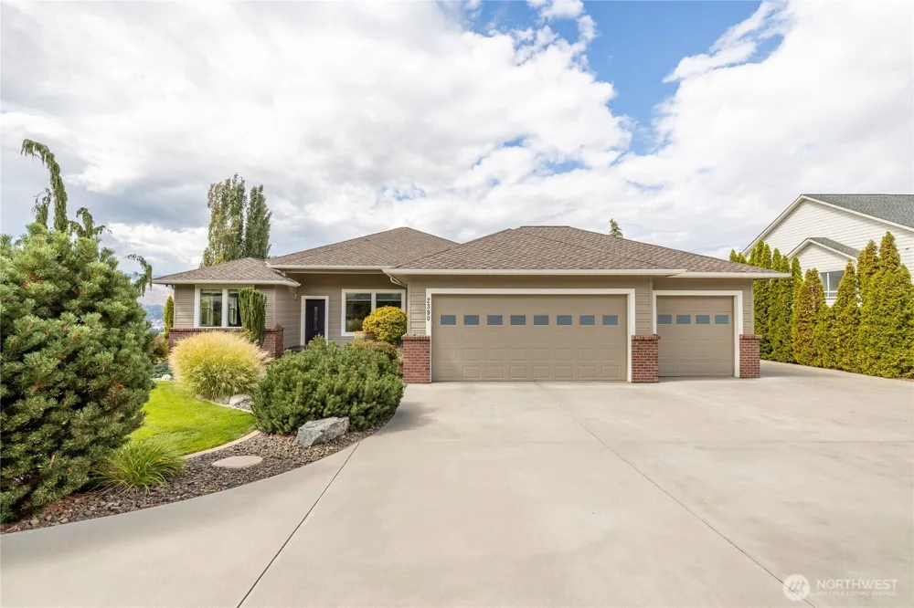 2390 Catalina Drive East Wenatchee, WA 98802