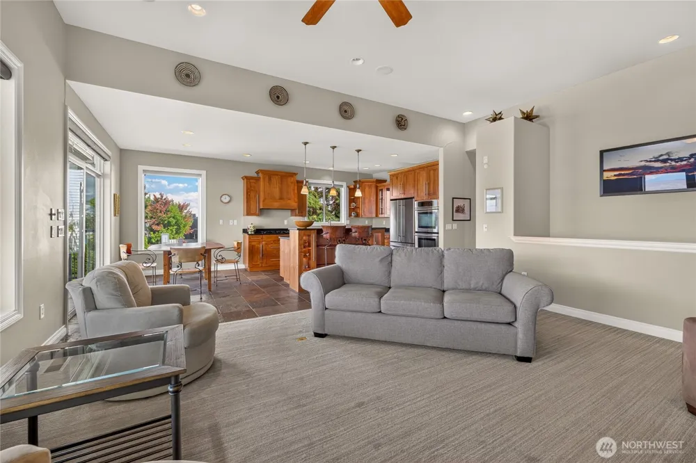2390 Catalina Drive East Wenatchee, WA 98802