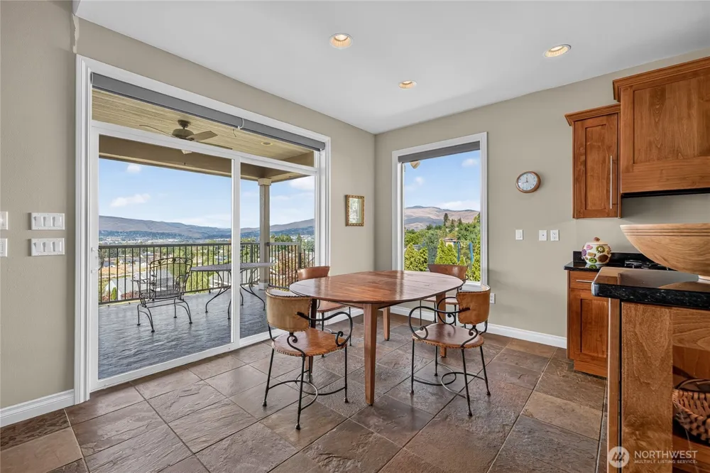 2390 Catalina Drive East Wenatchee, WA 98802
