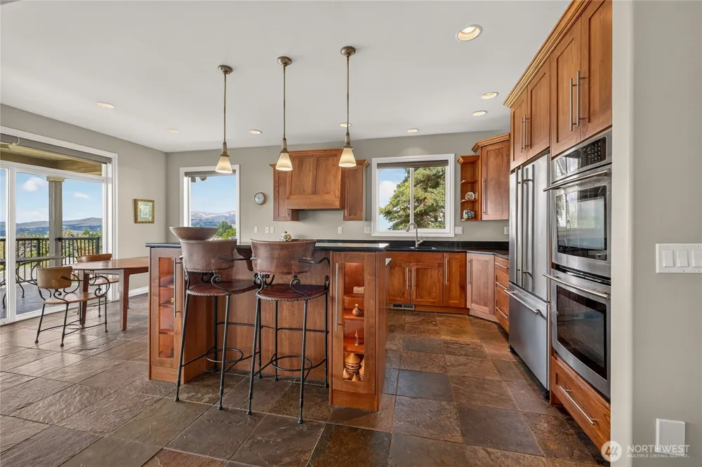 2390 Catalina Drive East Wenatchee, WA 98802