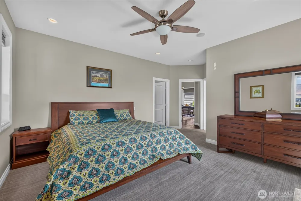 2390 Catalina Drive East Wenatchee, WA 98802