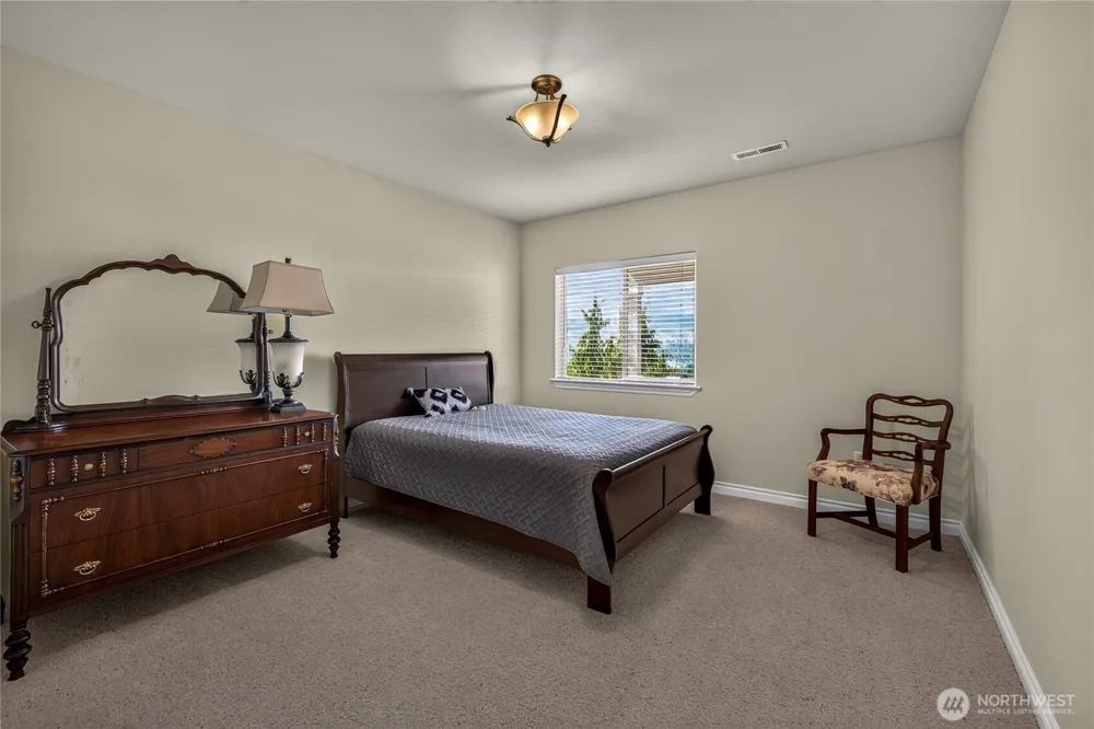 2390 Catalina Drive East Wenatchee, WA 98802