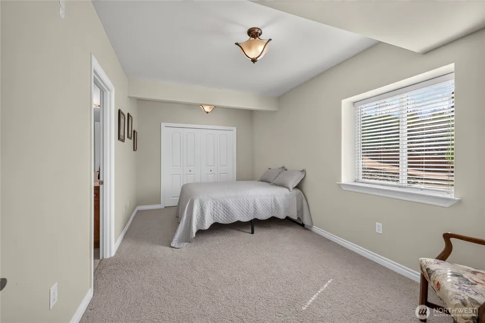 2390 Catalina Drive East Wenatchee, WA 98802