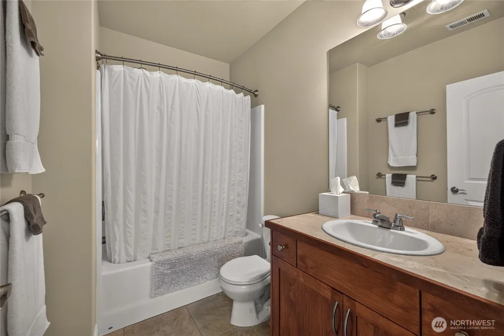 2390 Catalina Drive East Wenatchee, WA 98802
