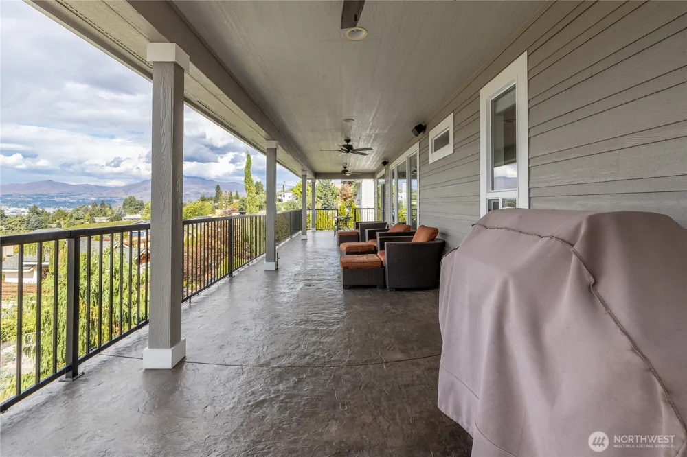 2390 Catalina Drive East Wenatchee, WA 98802