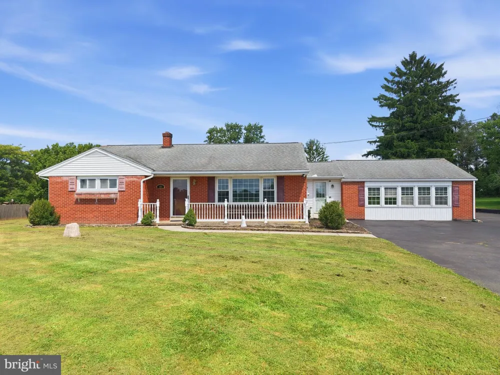 19 DAIRY LANE Barto, PA 19504