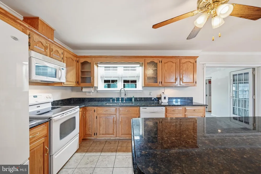 19 DAIRY LANE Barto, PA 19504