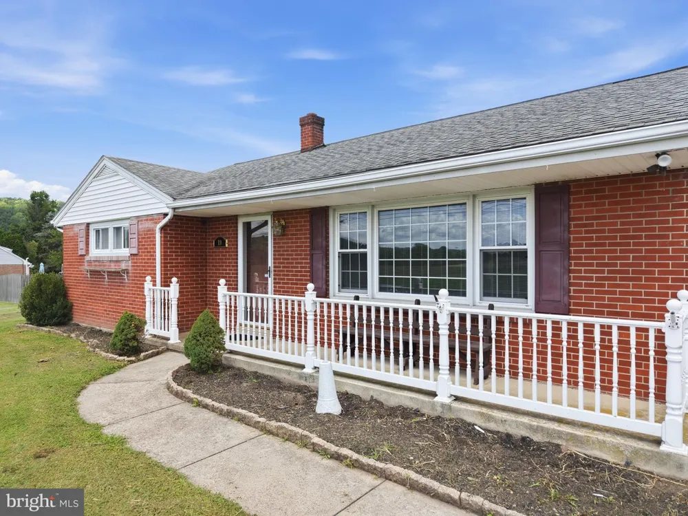 19 DAIRY LANE Barto, PA 19504