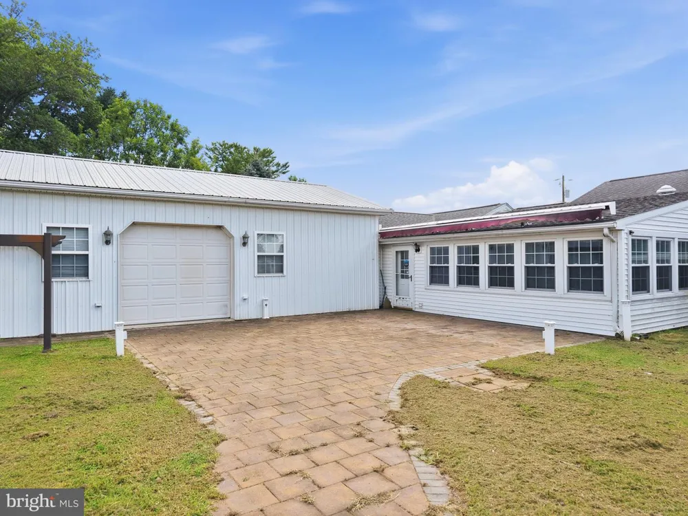 19 DAIRY LANE Barto, PA 19504