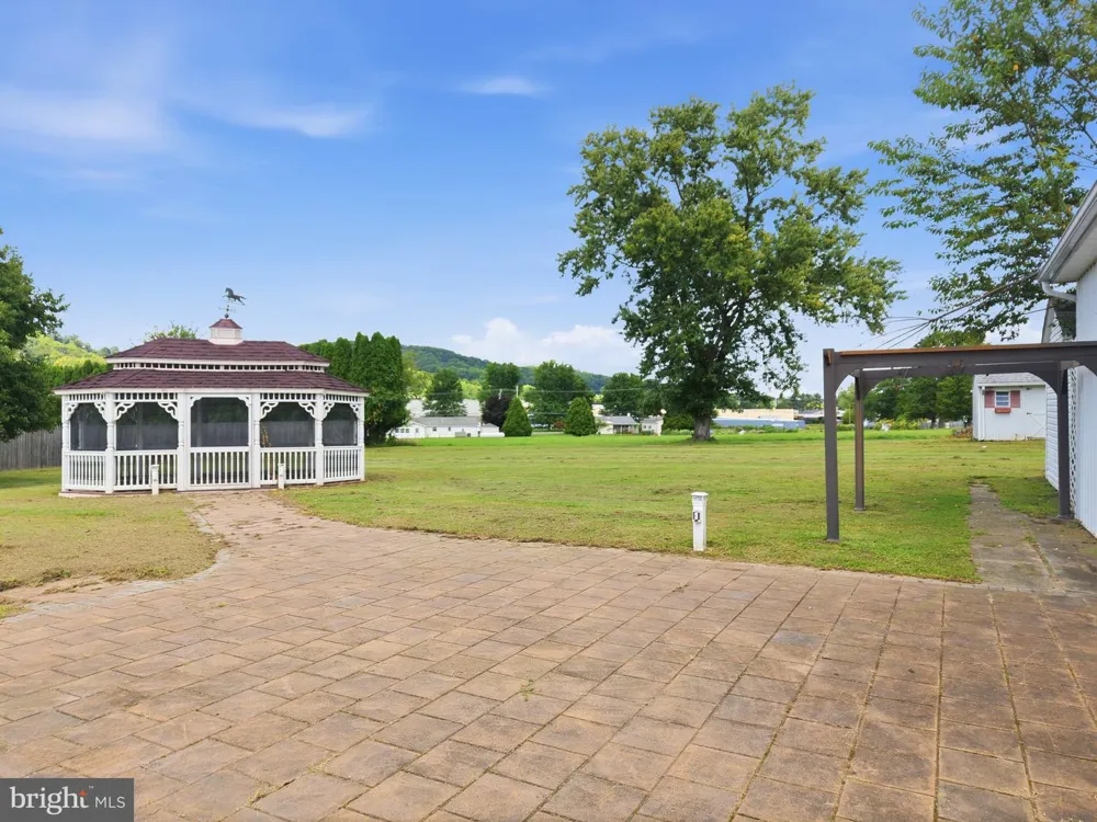 19 DAIRY LANE Barto, PA 19504