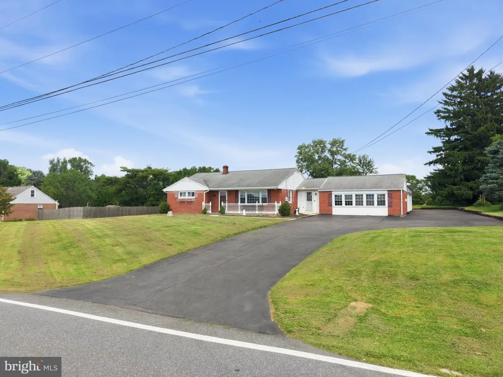 19 DAIRY LANE Barto, PA 19504