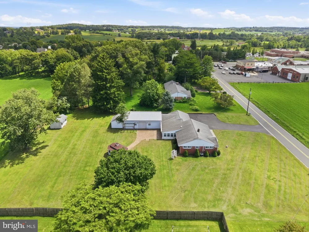 19 DAIRY LANE Barto, PA 19504