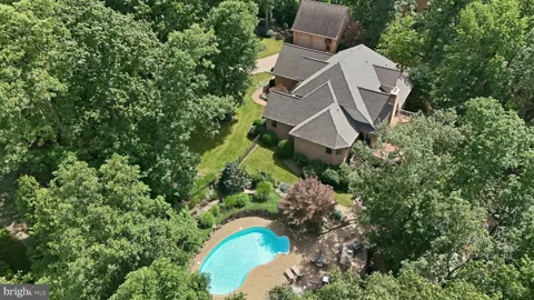 2660 CASTLEGREEN DRIVE
